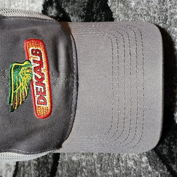 VINTAGE DEKALB SEED ICONIC EMBROIDERED GRAY MESH CAP HAT - Picture 3 of 13